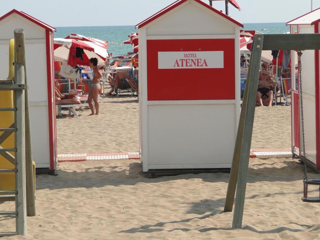 Hotel Atenea Golden Star Caorle Exteriör bild