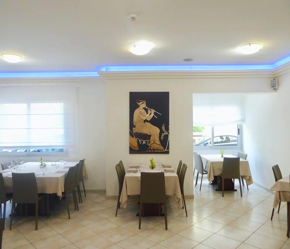Hotel Atenea Golden Star Caorle Exteriör bild