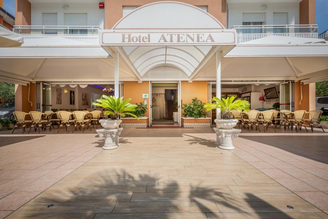 Hotel Atenea Golden Star Caorle Exteriör bild