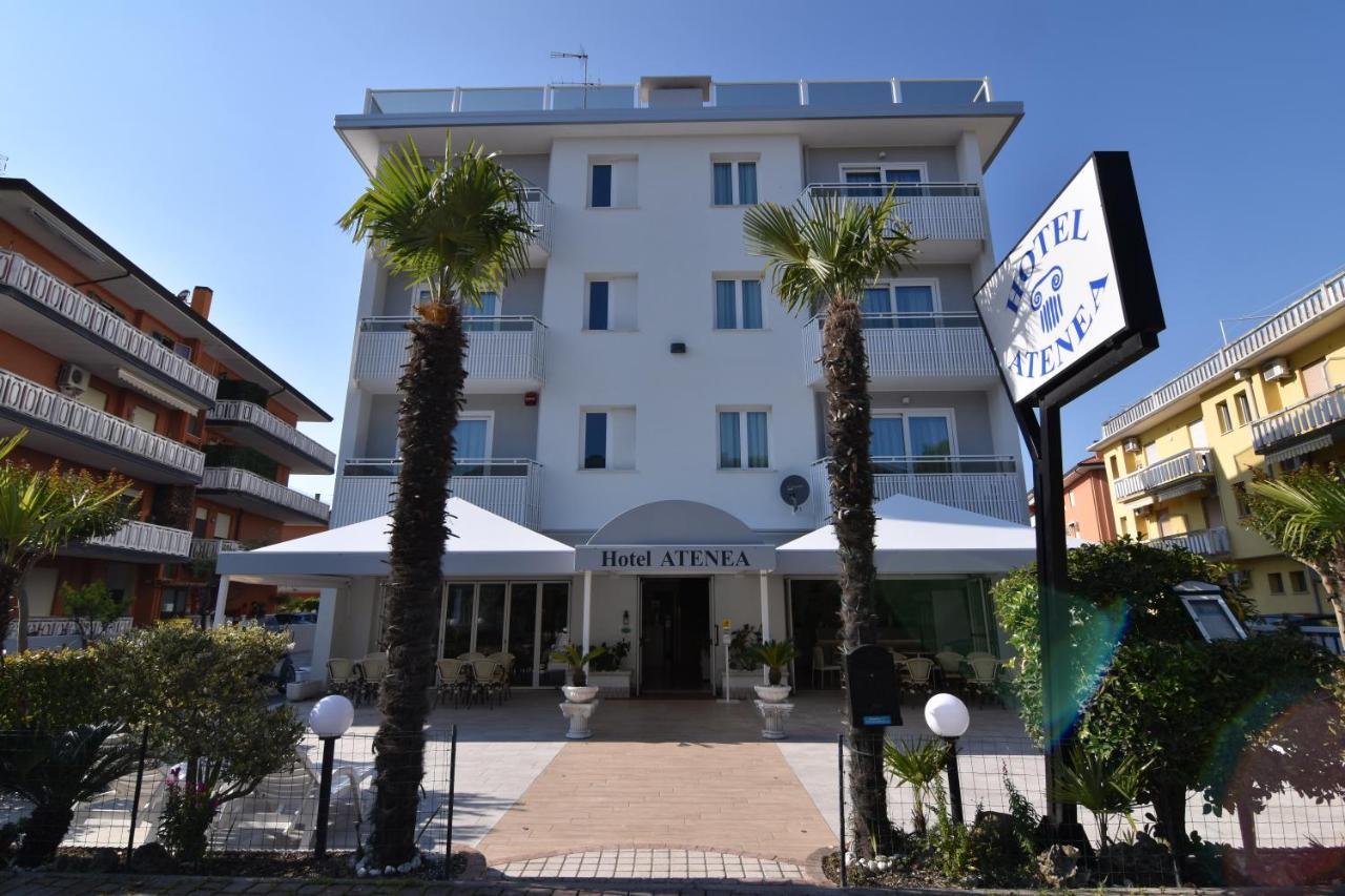 Hotel Atenea Golden Star Caorle Exteriör bild